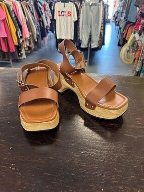 Glamorous Brown Leather-Look Platform Sandal with Wood-Effect Sole